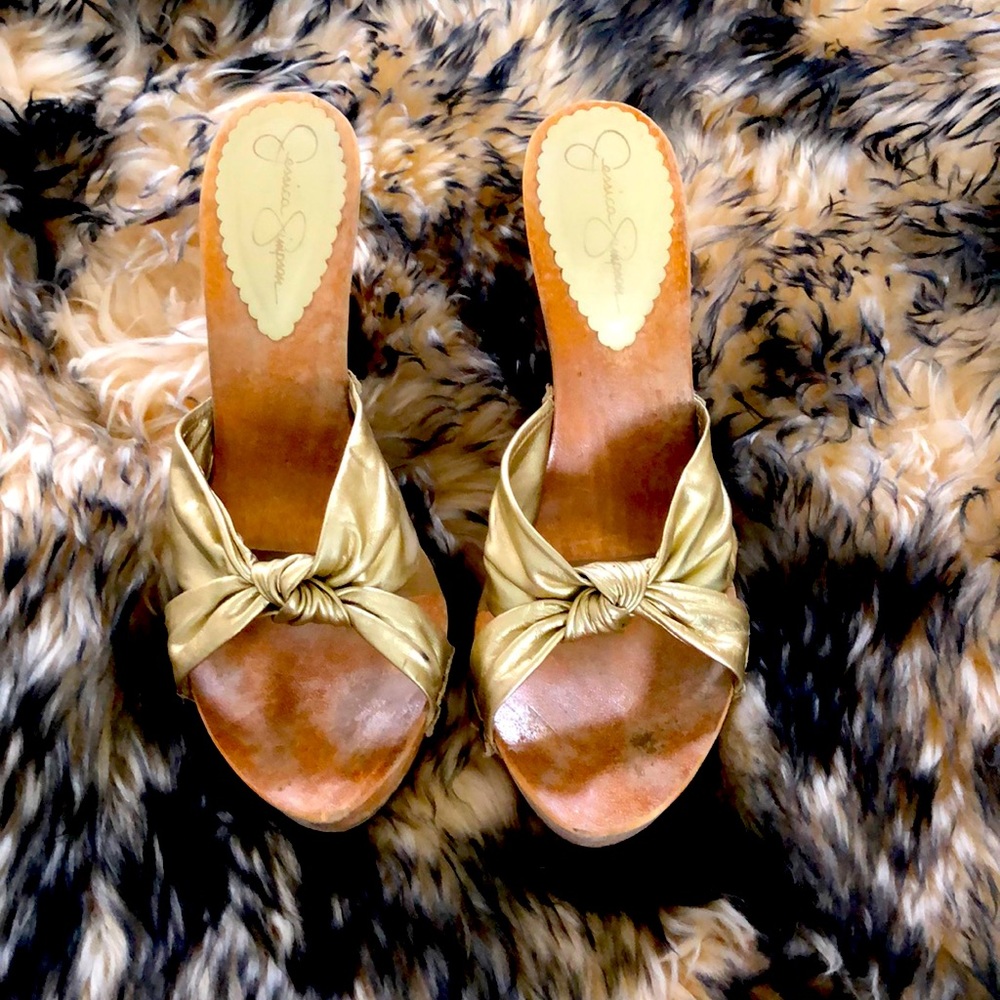 Jessica Simpson metallic gold heels